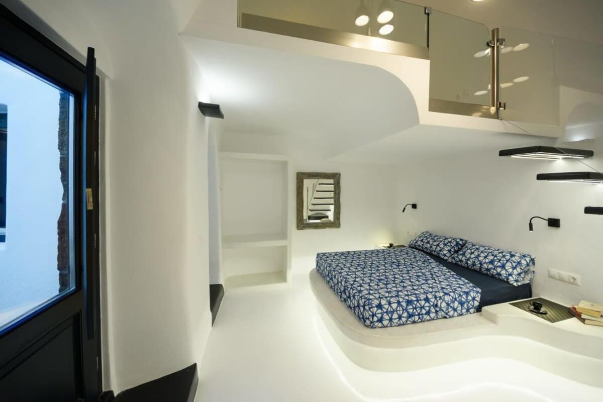 Apartament Santorini Traditional Apt With Private Hot Tub Fira  Zewnętrze zdjęcie