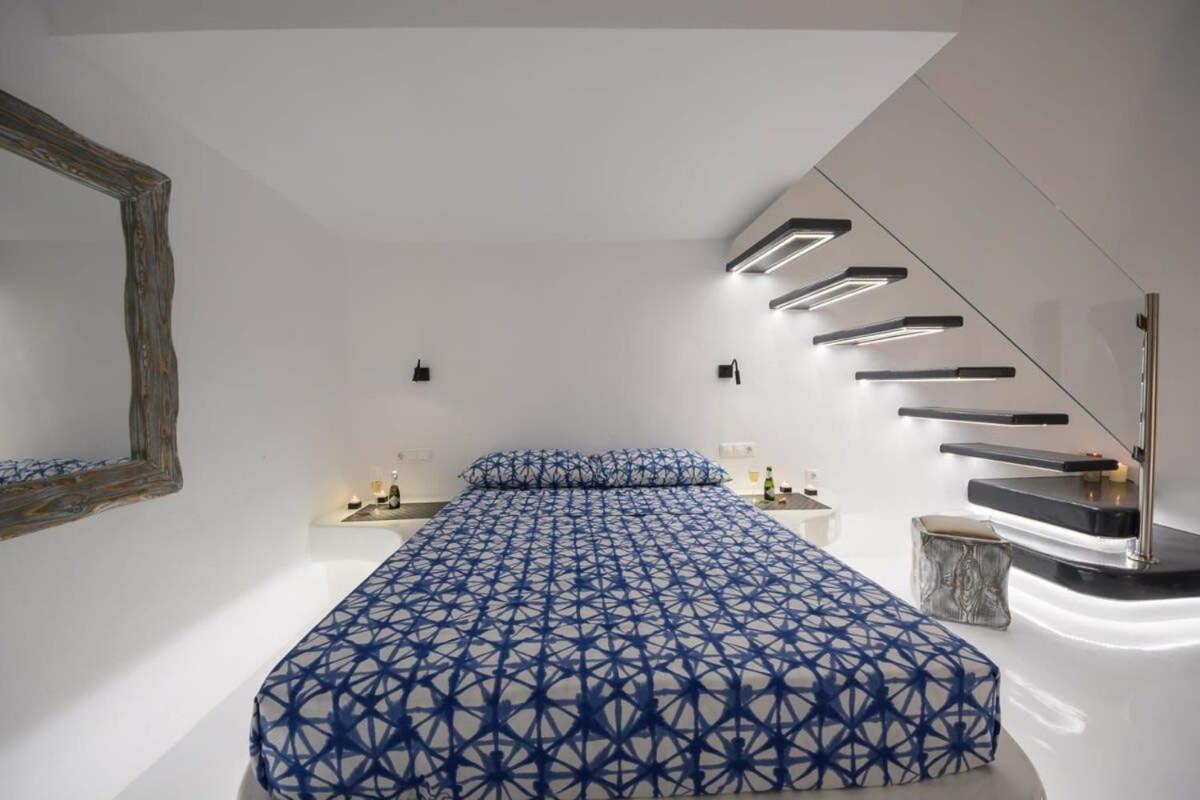 Apartament Santorini Traditional Apt With Private Hot Tub Fira  Zewnętrze zdjęcie