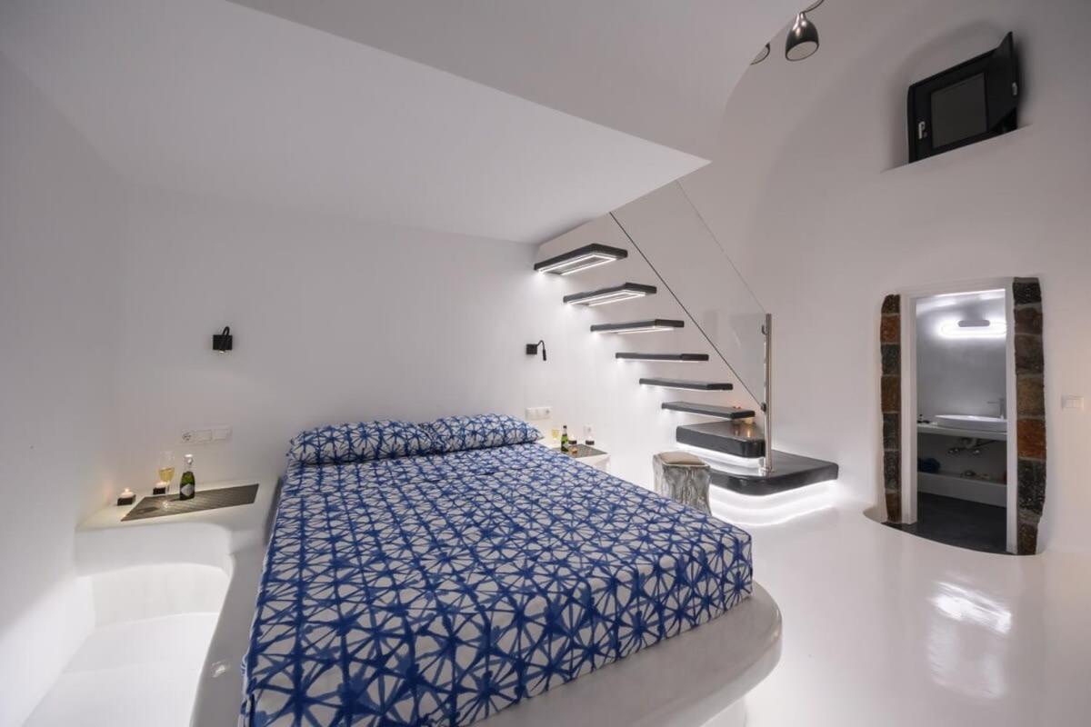 Apartament Santorini Traditional Apt With Private Hot Tub Fira  Zewnętrze zdjęcie