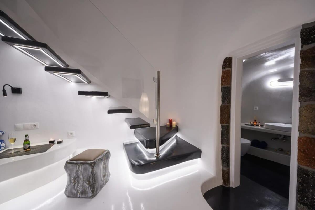 Apartament Santorini Traditional Apt With Private Hot Tub Fira  Zewnętrze zdjęcie