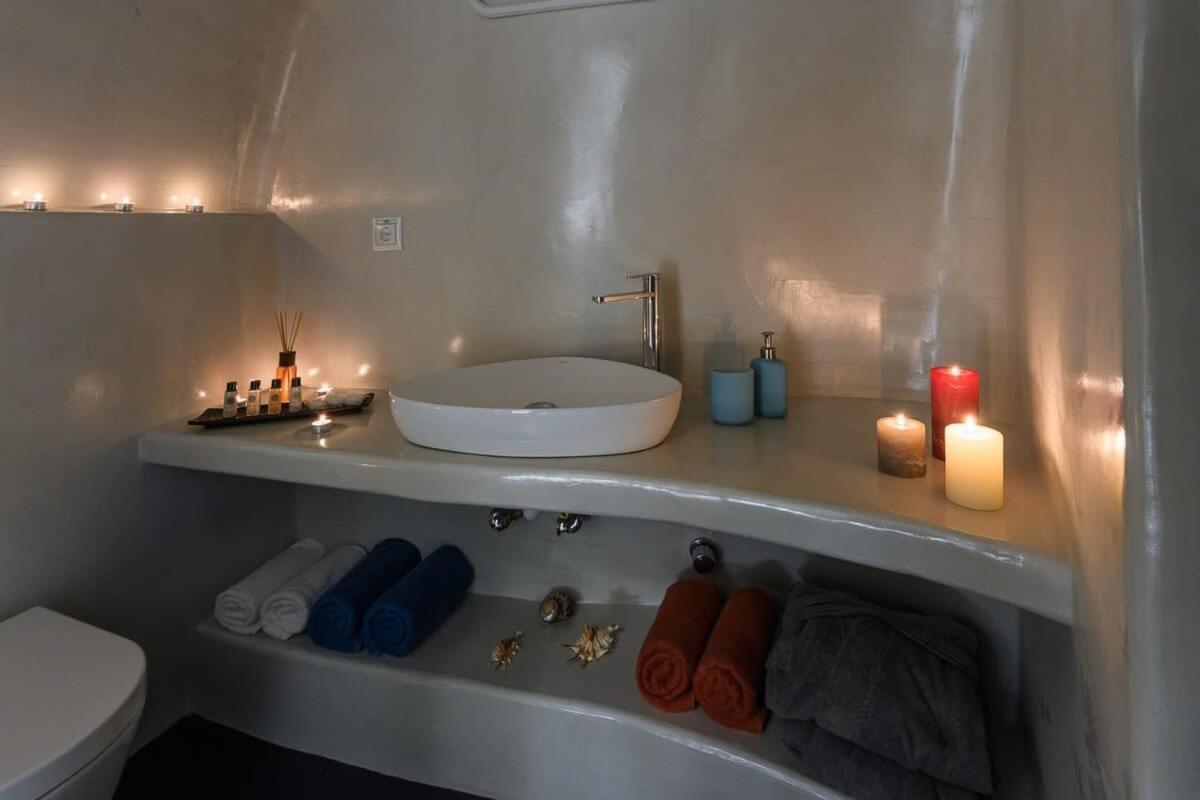 Apartament Santorini Traditional Apt With Private Hot Tub Fira  Zewnętrze zdjęcie