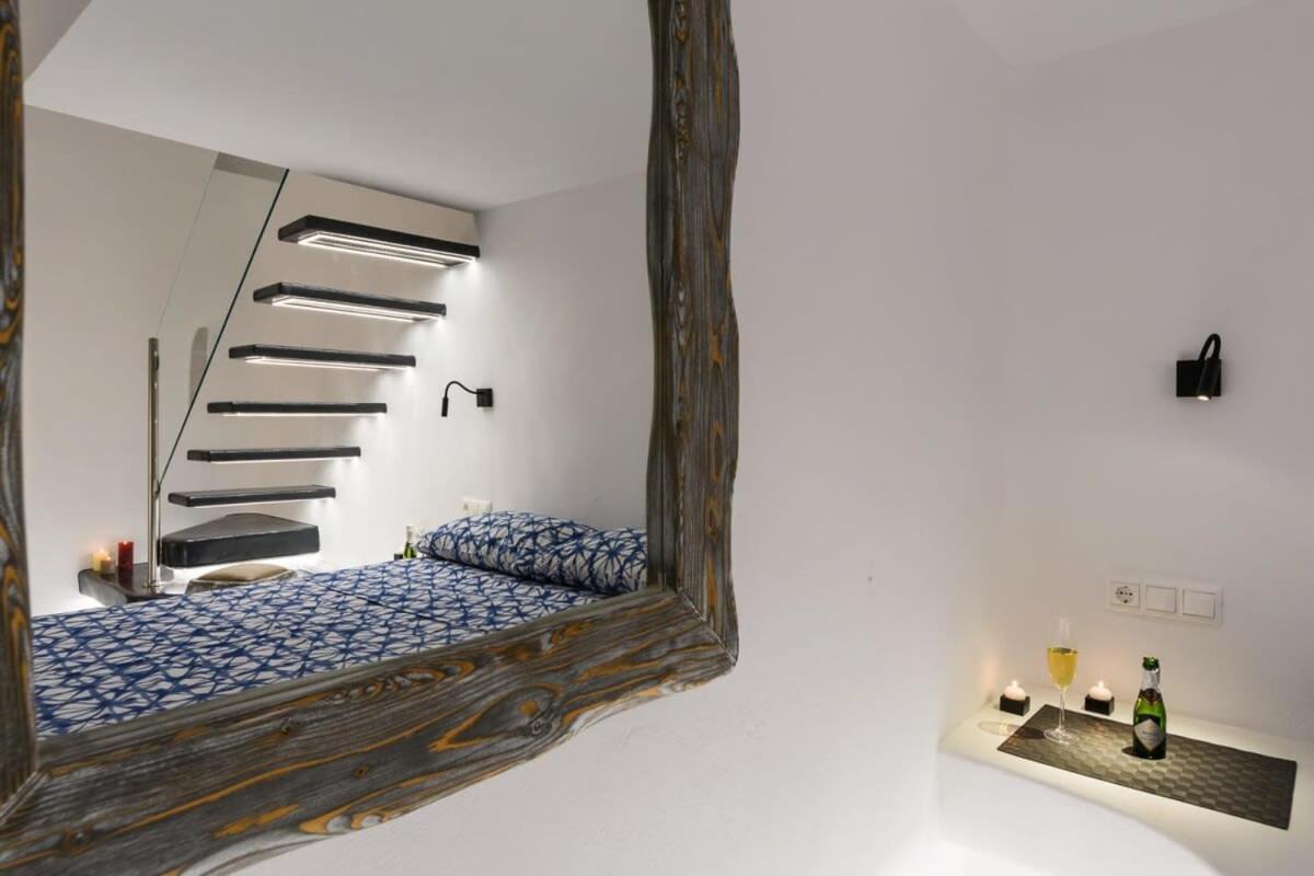 Apartament Santorini Traditional Apt With Private Hot Tub Fira  Zewnętrze zdjęcie
